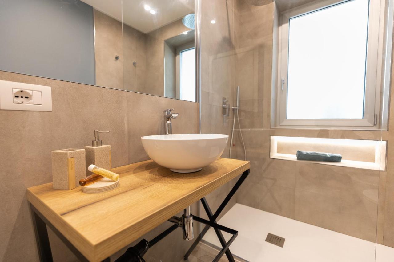 Molo Brin Rooms & Suites ออลเบีย ภายนอก รูปภาพ